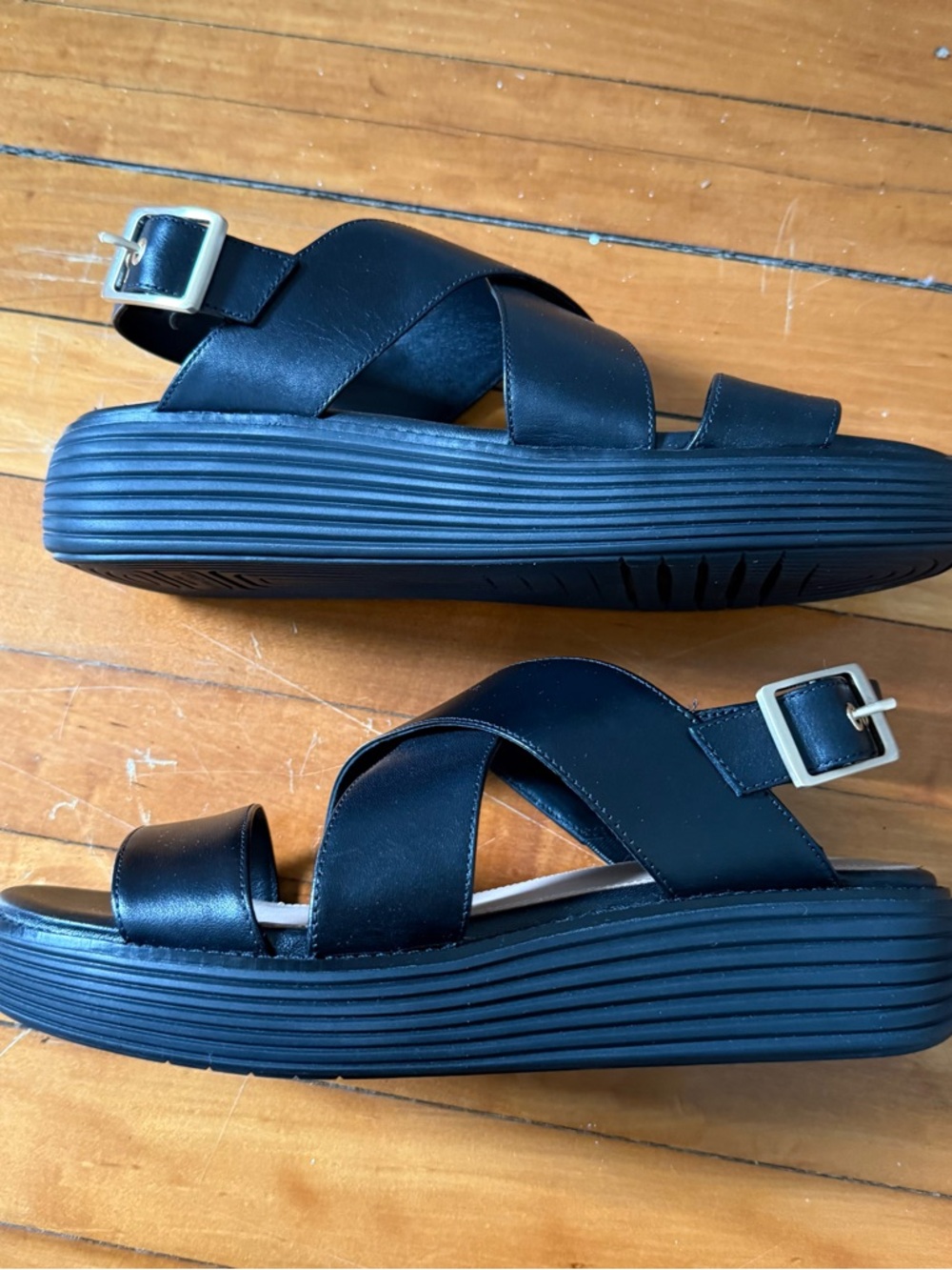 NWOT Cole Haan leather Black Platform Crisscross Sandals size 8B - Picture 2 of 5